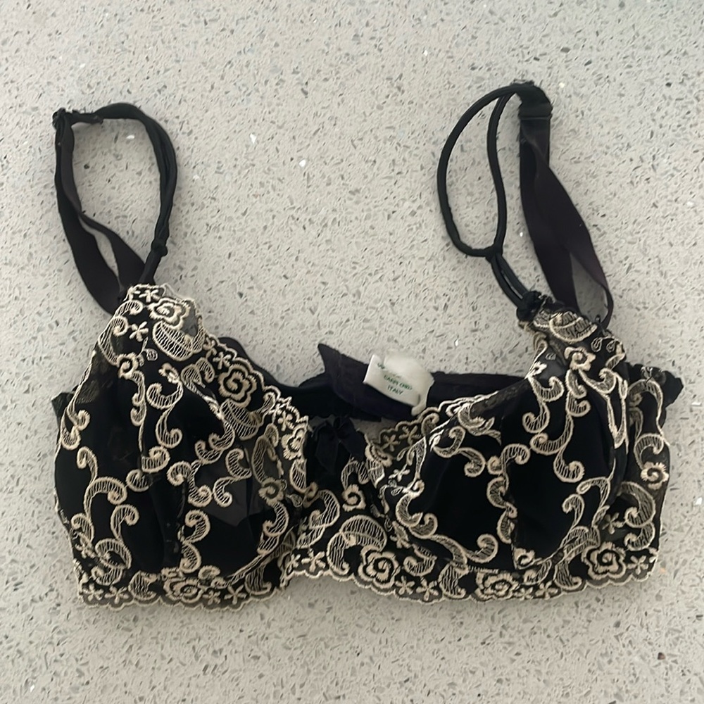 32D vintage bras